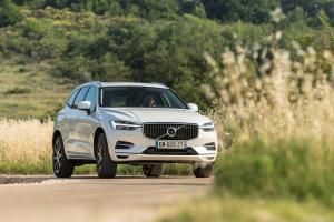 Volvo XC60 T8 Inscription 2017 года (WW)